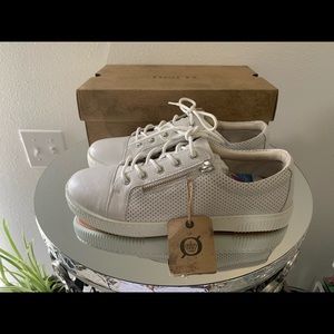 NWB Born Tamara Perforated Zip Sneakers in white